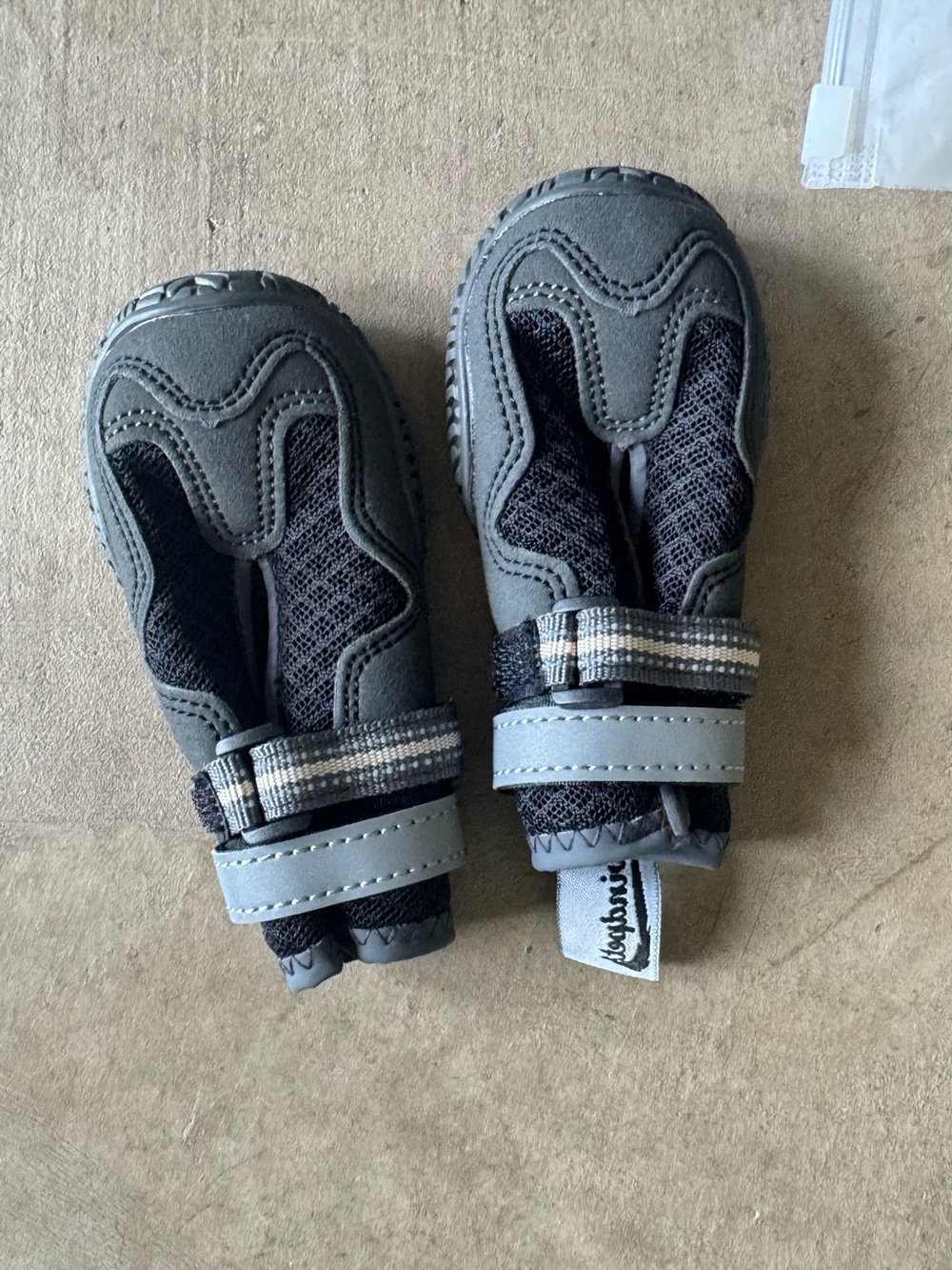 Breathable Dog Winter Shoes - one pair for front legs XS